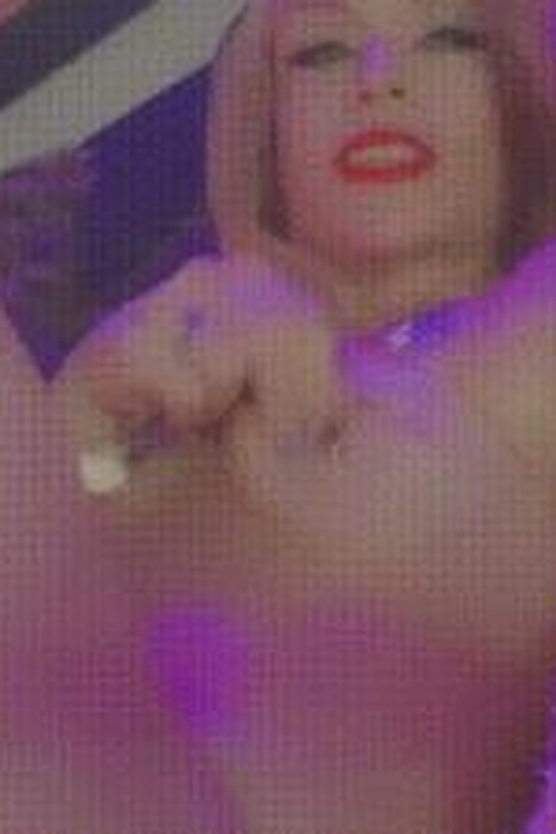 Red Hott - Screenshot 1 of 4 - Blond Hair