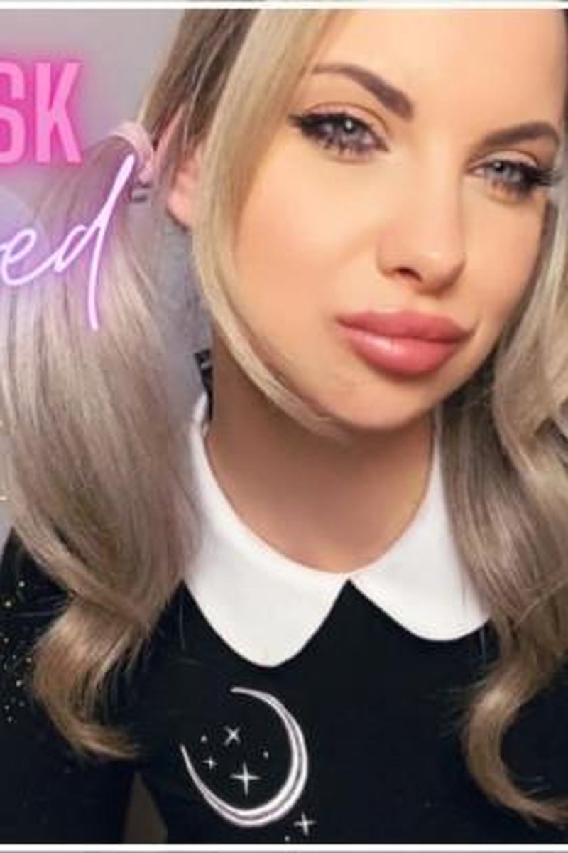 Slave Task: Stripped - Screenshot 1 of 4 - CFNM