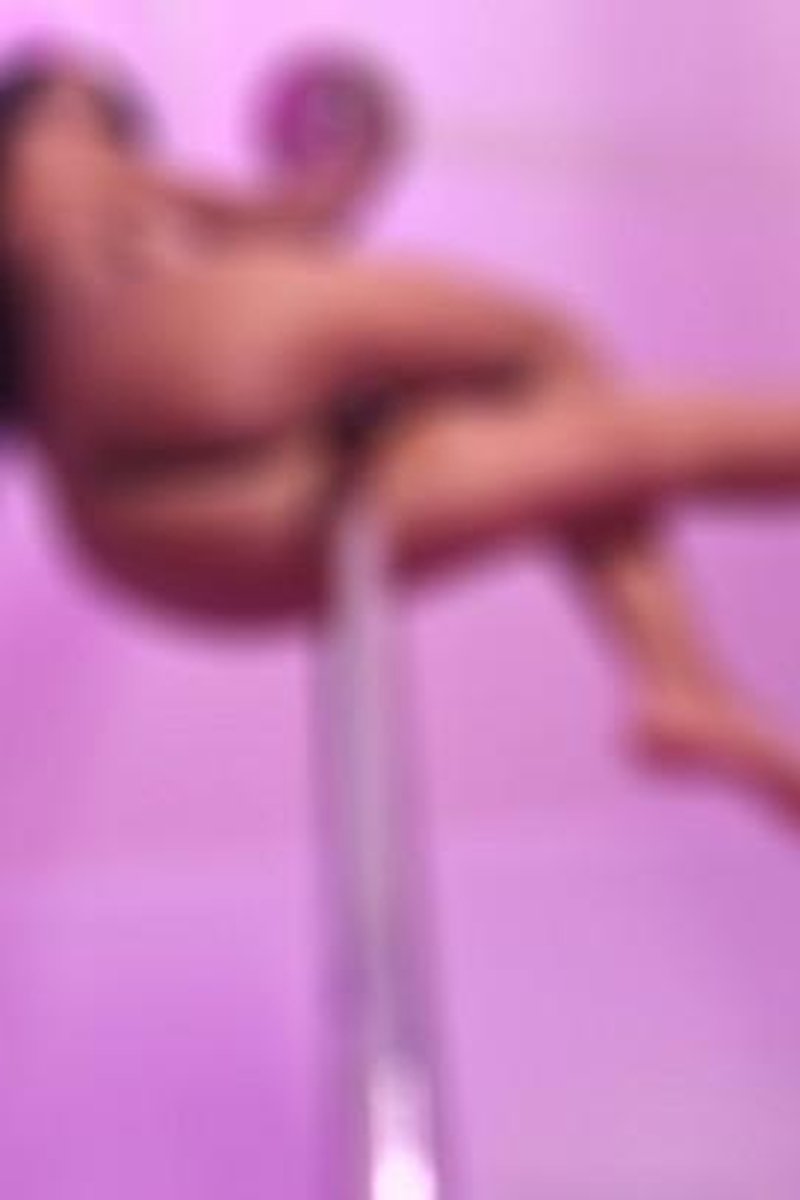 Pole Dance - Screenshot 1 of 4 - Big Tits