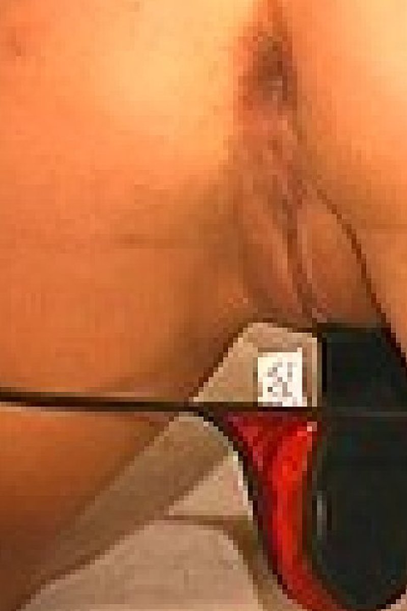 Kat Kiss Loves Being Ratchet - Screenshot 1 of 4 - Blowjob