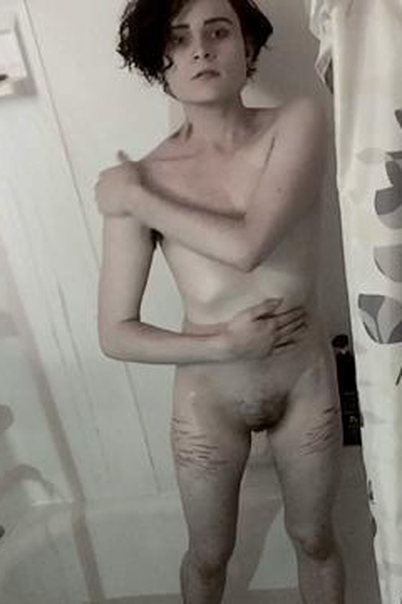 Voyeur Shower Masturbation - Screenshot 1 of 4 - Androgynous