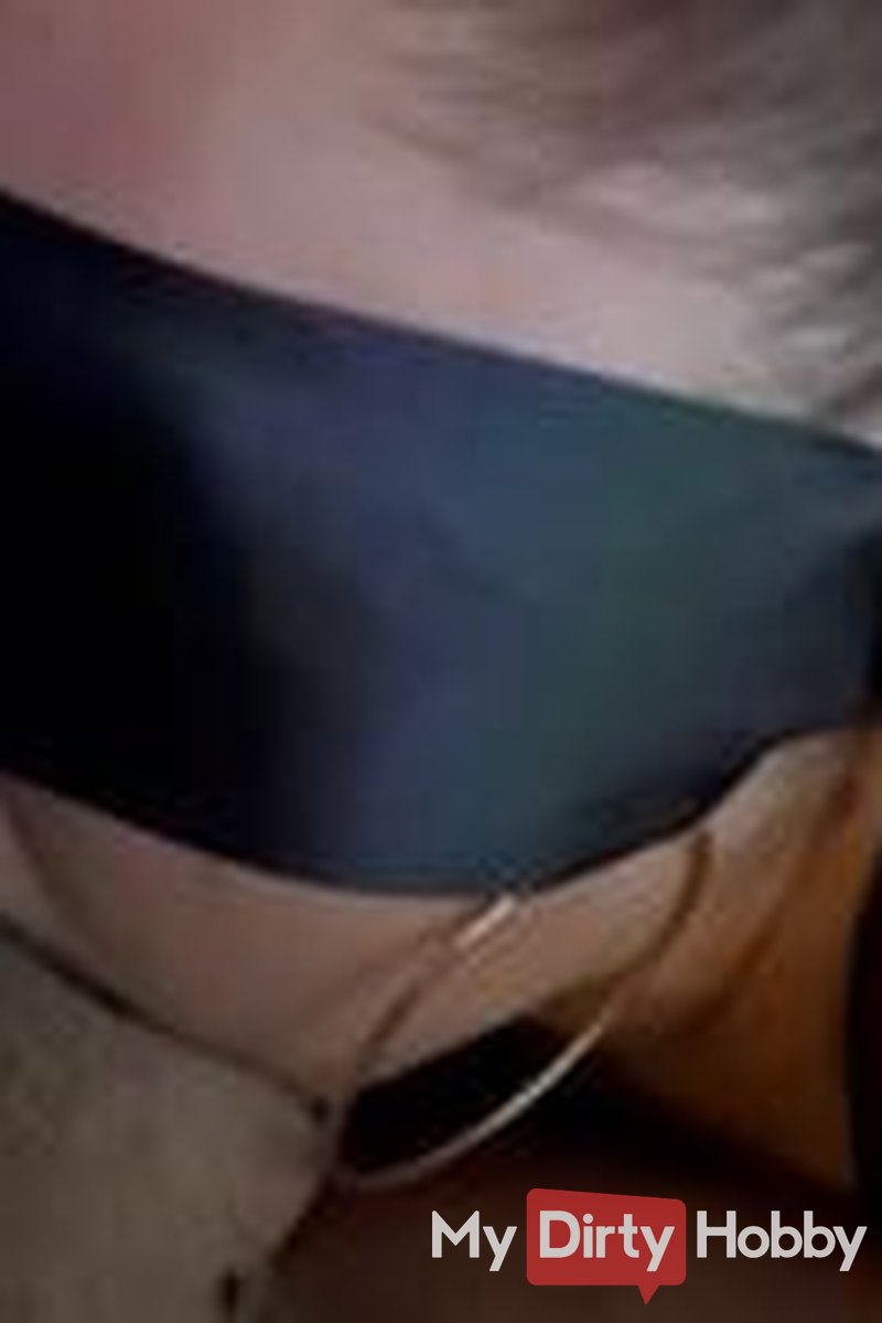 Hot Deepthroat - Screenshot 1 of 4 - Mrs Diamond Feet