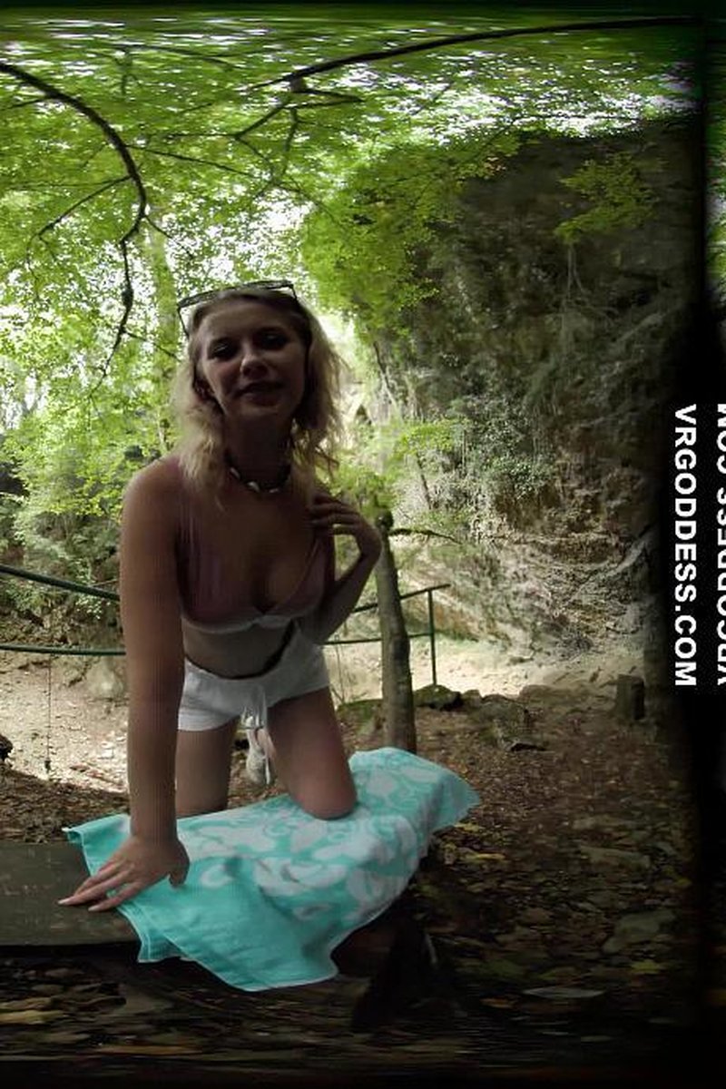 Eyla Moore Finger Masturbating In A Italian Forest - Screenshot 1 of 4 - Virtual Reality