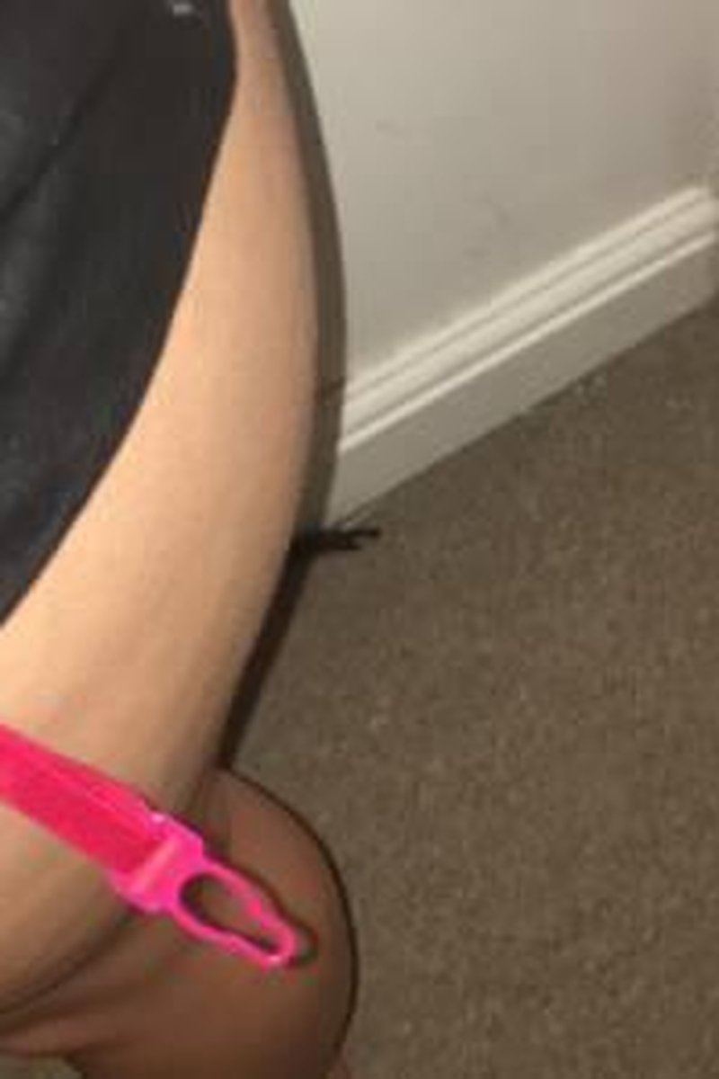 Round & Red - Screenshot 1 of 4 - Ass Worship