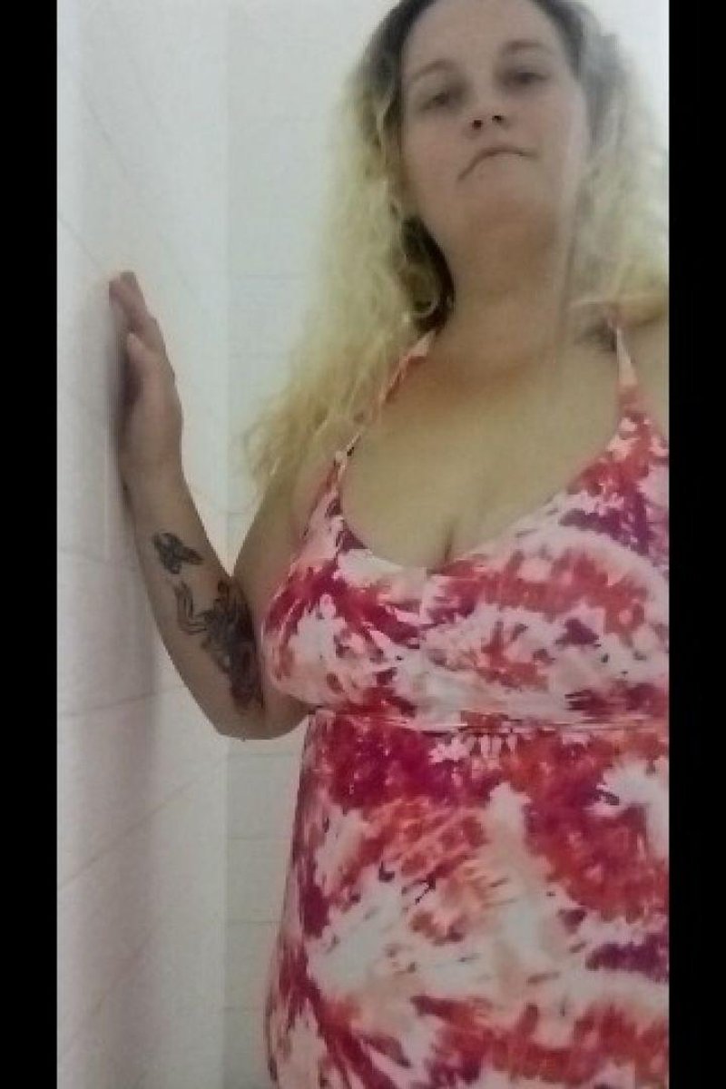 Shower With Me - Screenshot 1 of 4 - Ass Worship