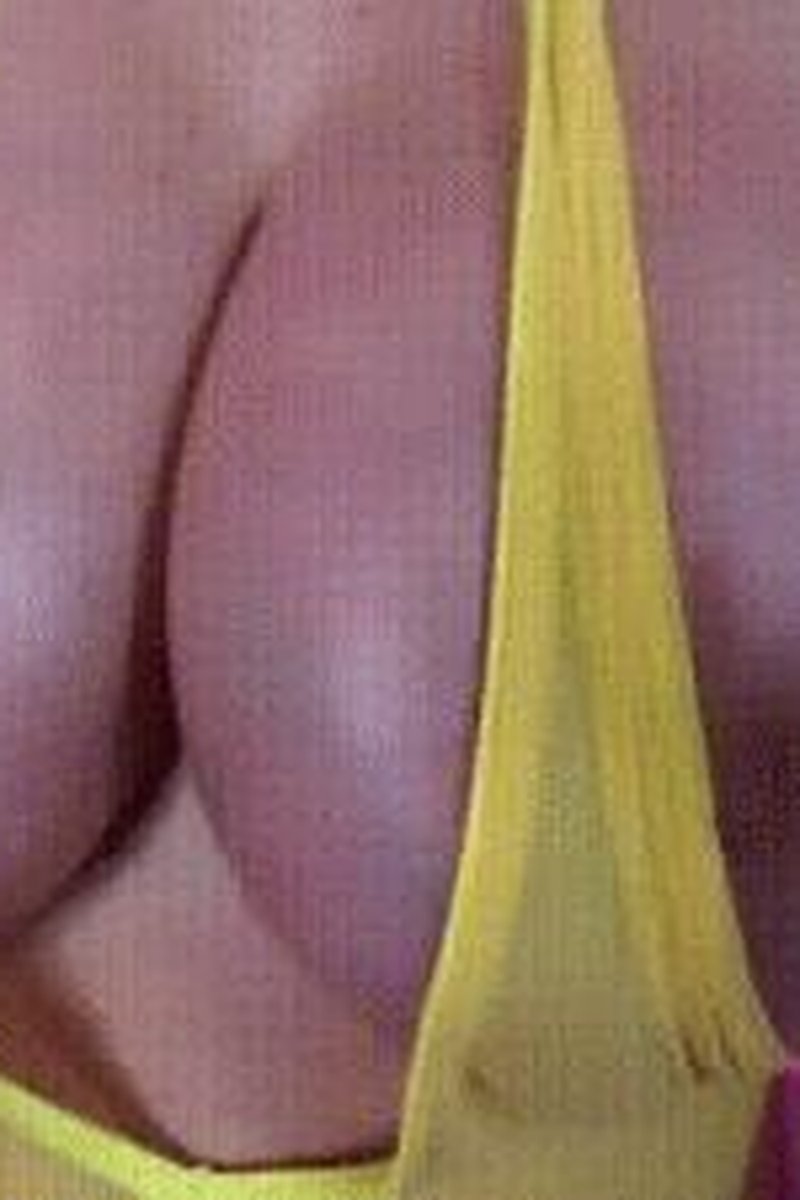Does Your Dick Measure Up?? - Screenshot 1 of 4 - Bitch