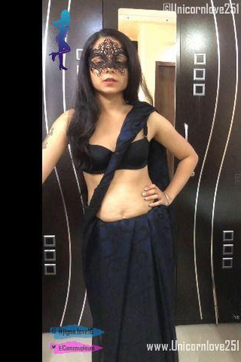 TP-manyvidsindianbhabhijigna-indian-girl-having-fun-fun-in-black-saree