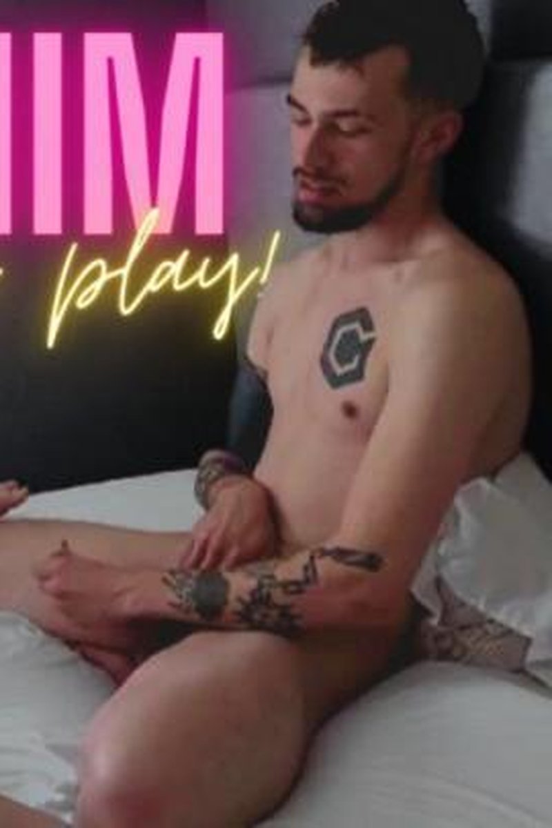 Fluffing Him - Screenshot 1 of 4 - Behind The Scenes