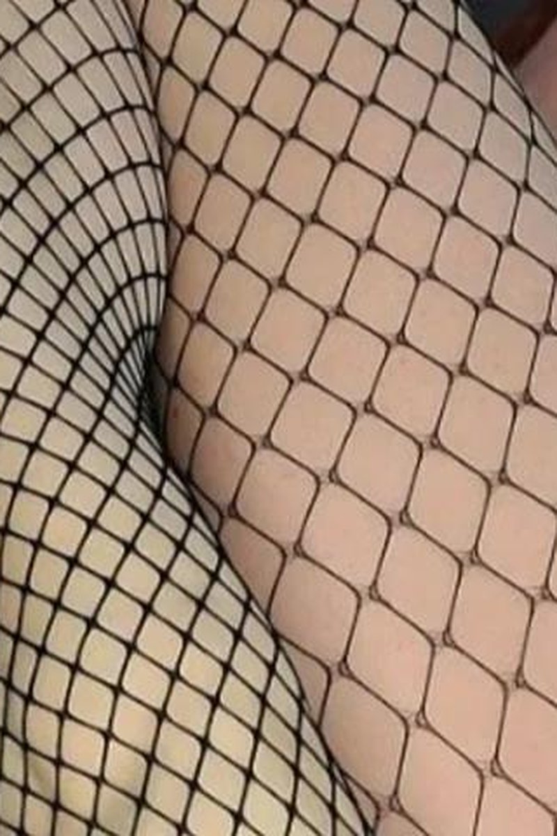 Fishnets - Screenshot 1 of 4 - Hullo Chicky