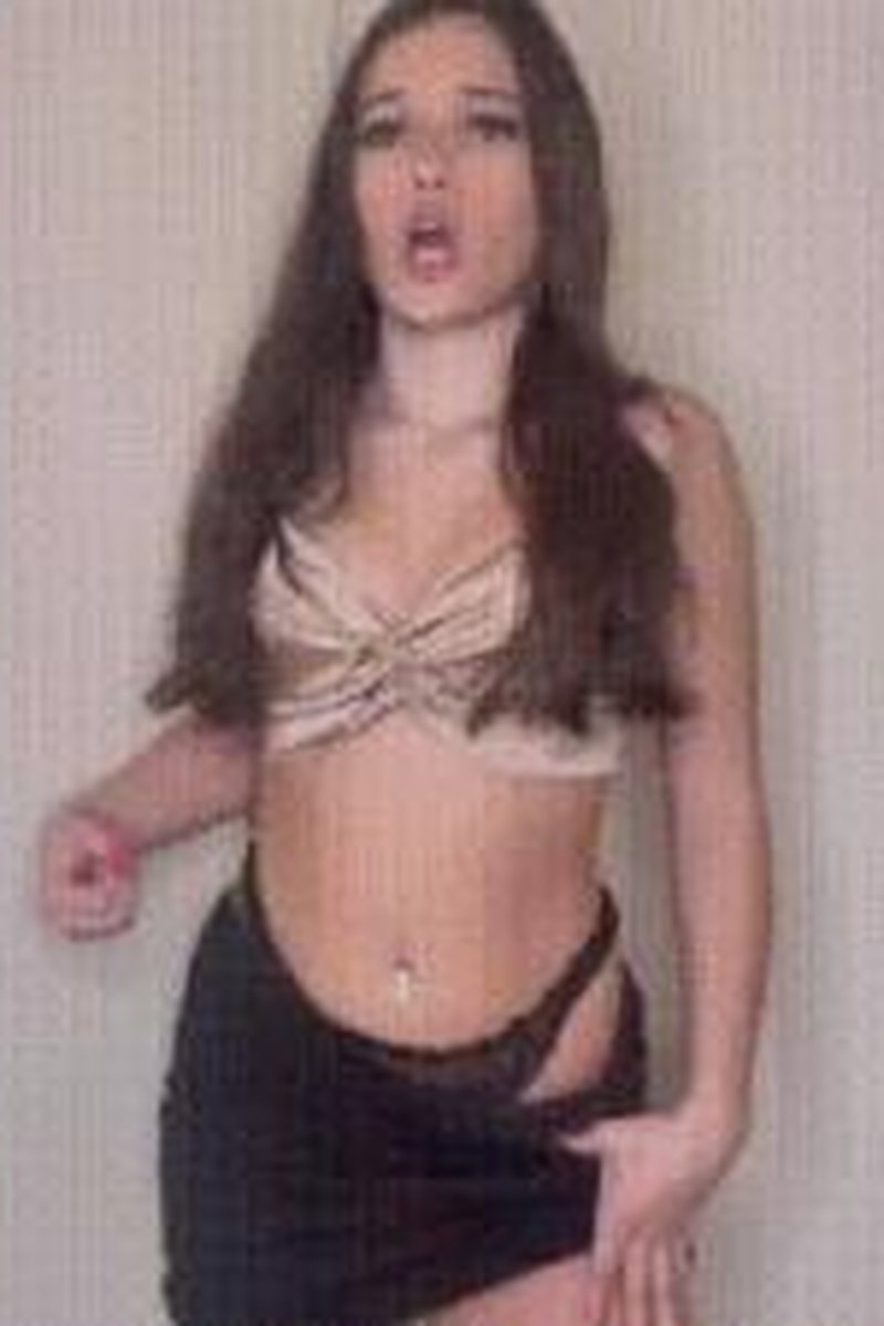 Desperate For Dick - Screenshot 1 of 4 - Bisexual