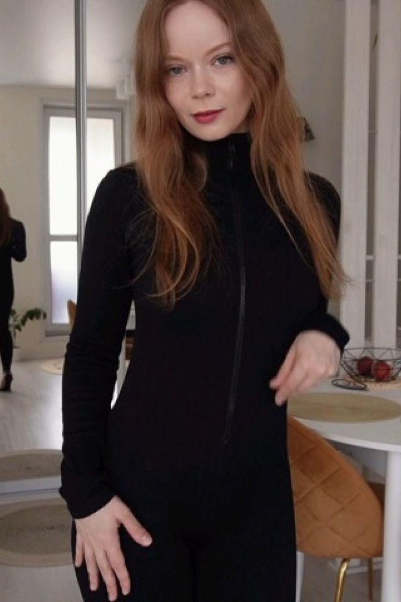 Catsuit Modeling - Screenshot 1 of 4 - Catsuit