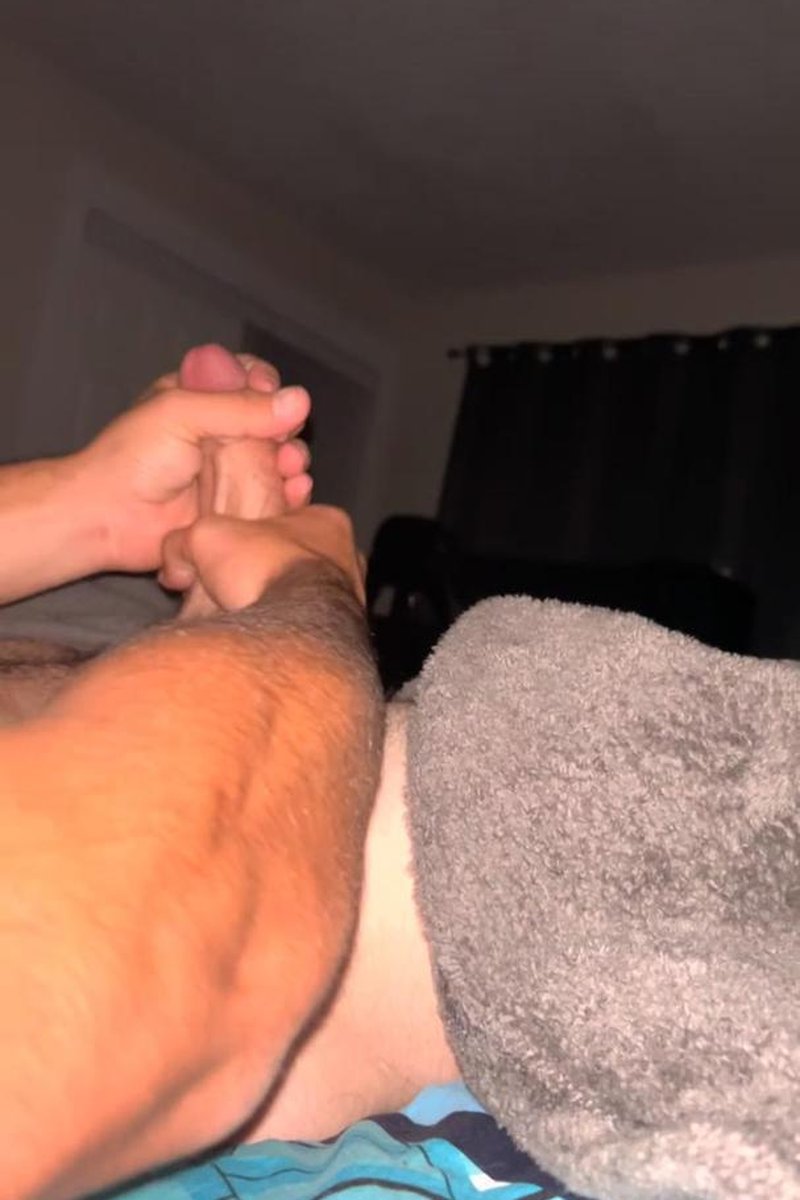 Two Hand Jerk - Screenshot 1 of 4 - Big Dick