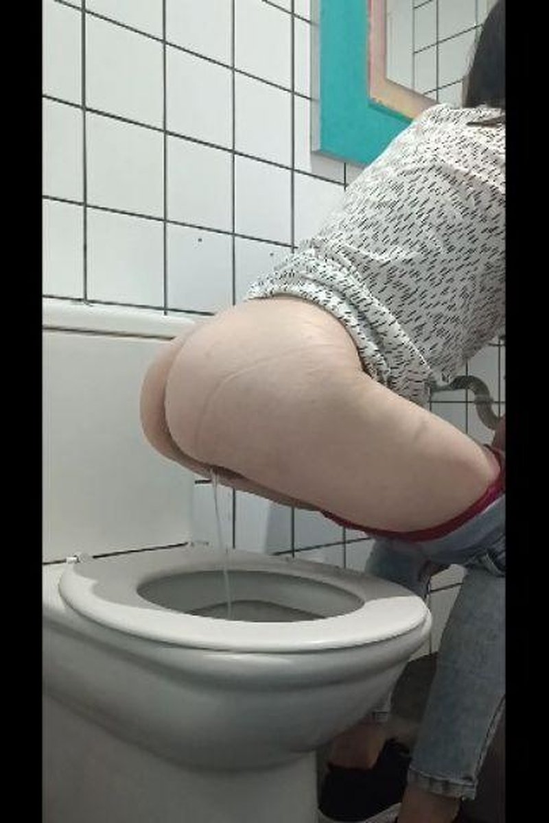 Bar Bathroom - Screenshot 1 of 4 - Ass Fetish