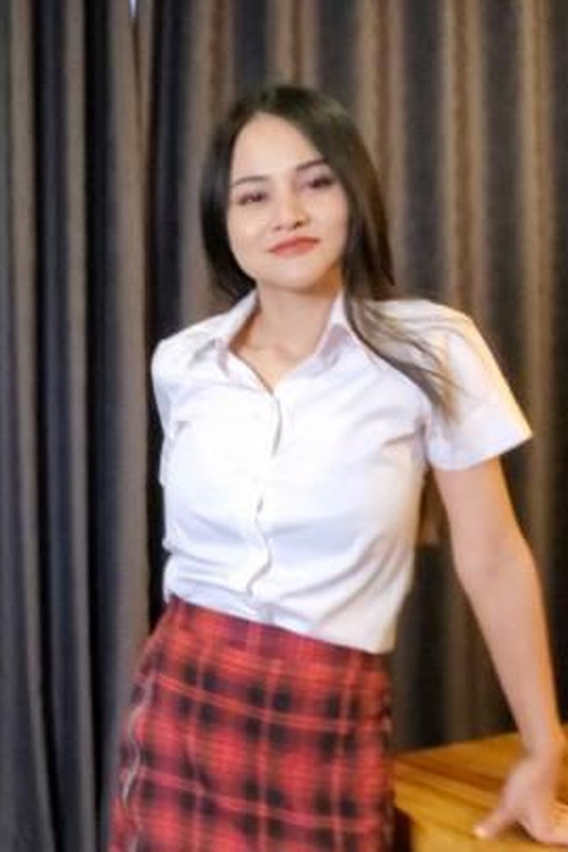 Taking A Break From Work - Screenshot 1 of 4 - Asian