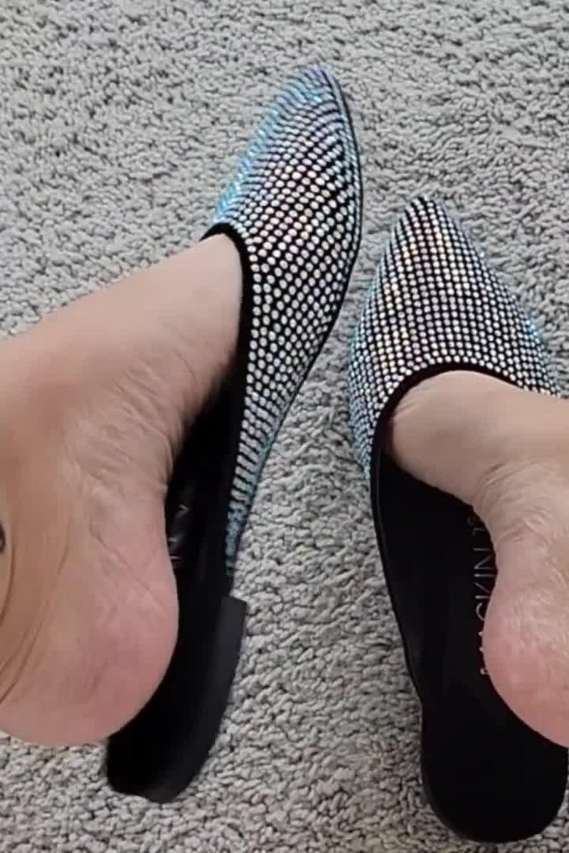 Dangling Flats For You - Screenshot 1 of 4 - Foot Fetish