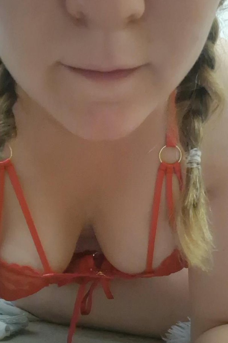 Feeling Very Devilish - Screenshot 1 of 4 - Badgirl