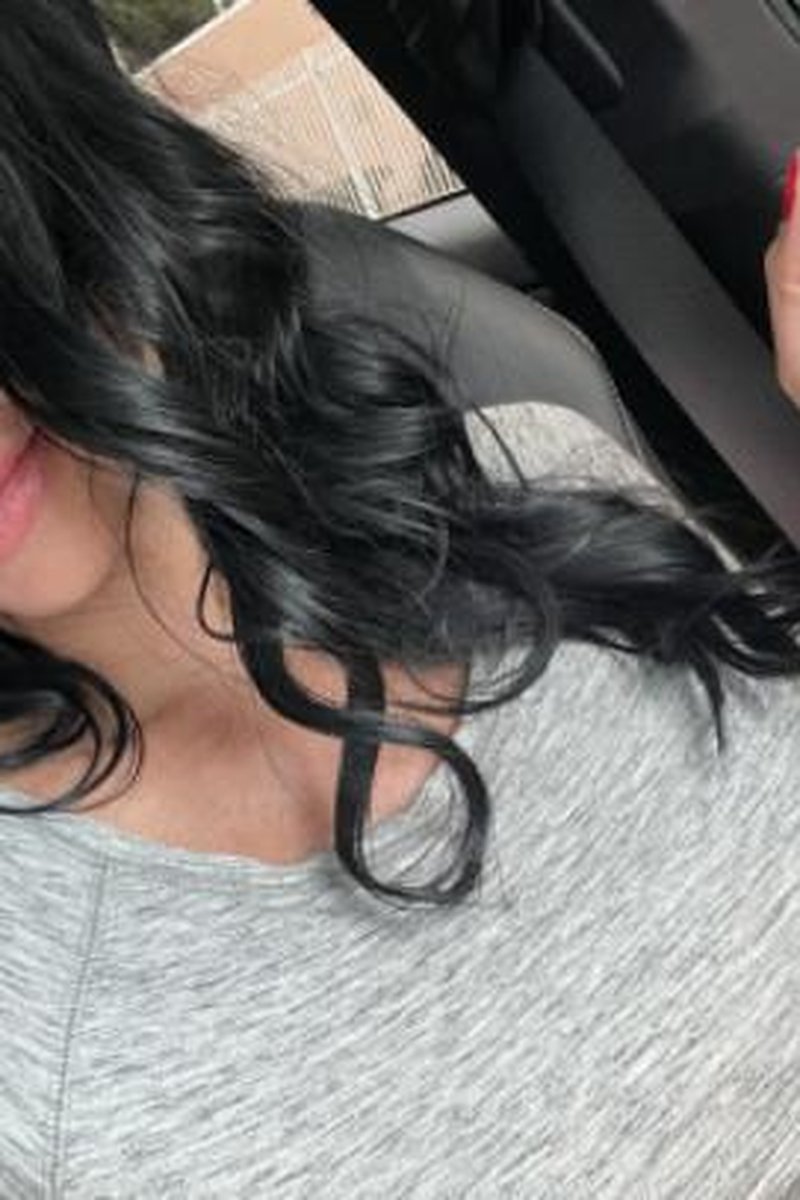 Piper Press Cummin In Her Car - Screenshot 1 of 4 - MILF (30+)