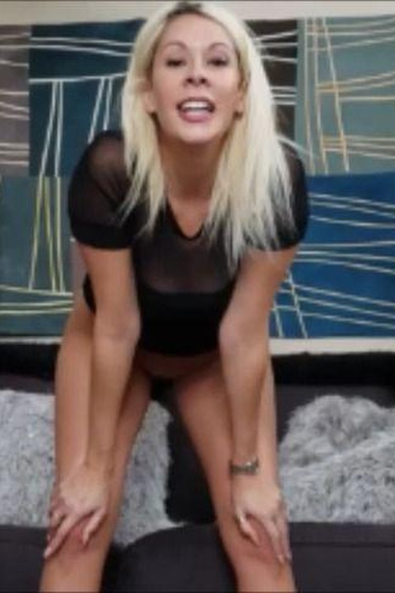 Nikki's Self Cuntbusting - Screenshot 1 of 4 - Cunt Busting