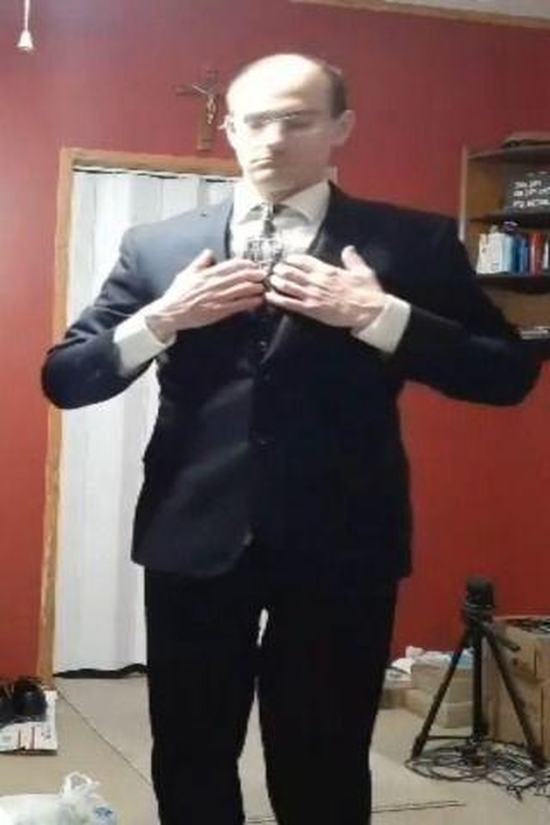 Undressing - Screenshot 1 of 4 - Cleaning