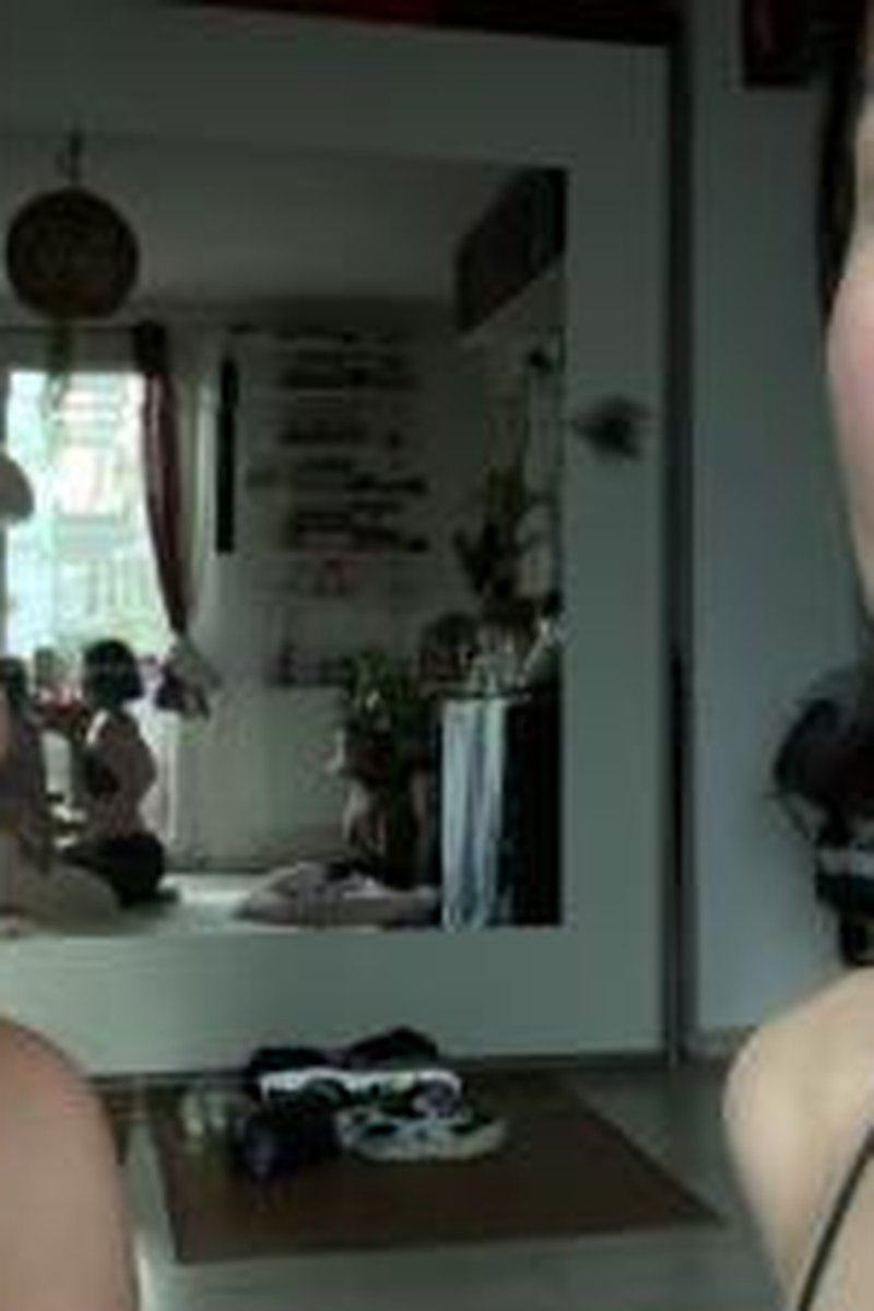 Tongue Kissing With Tula Vida - Screenshot 1 of 4 - First Kiss