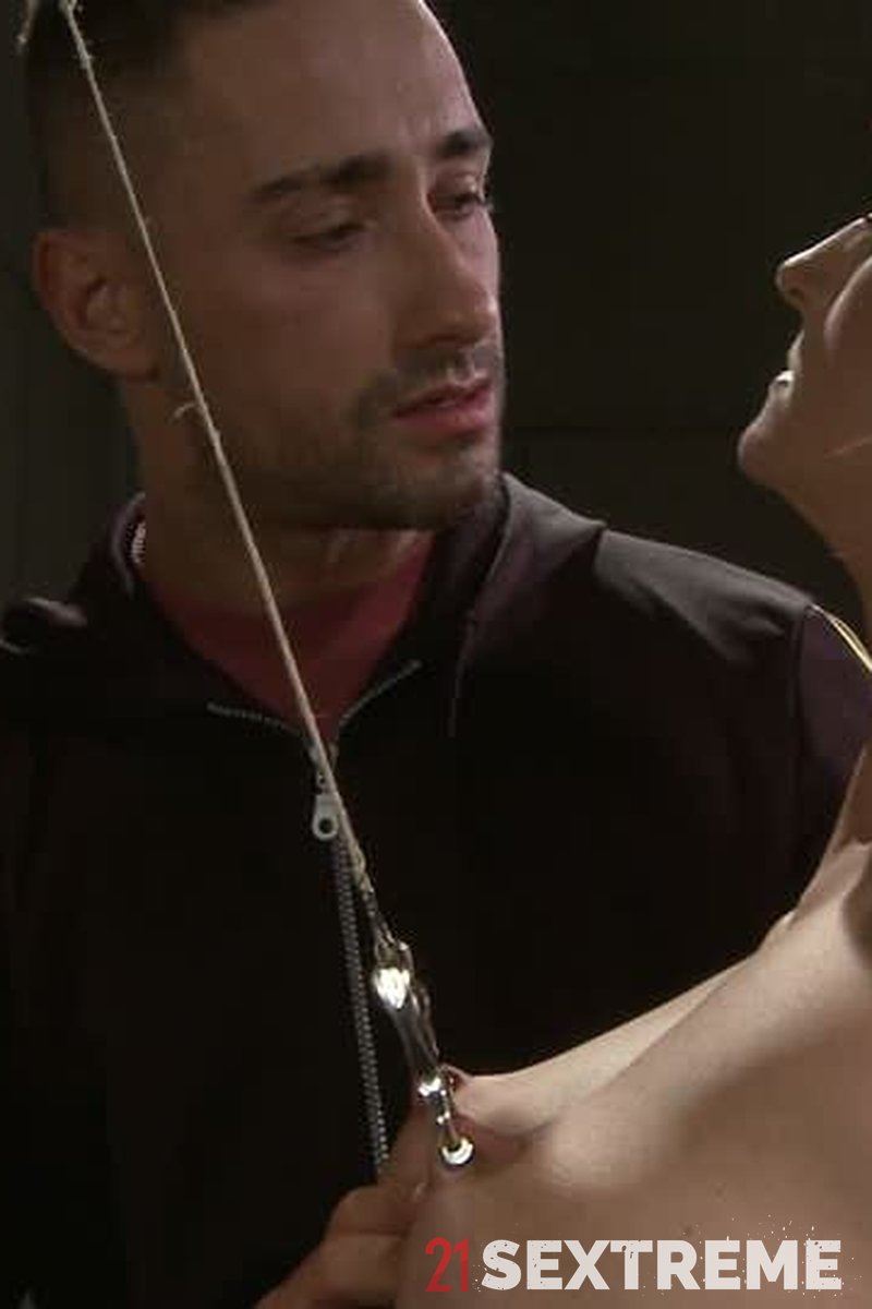 His Personal Object - Screenshot 1 of 4 - Anal