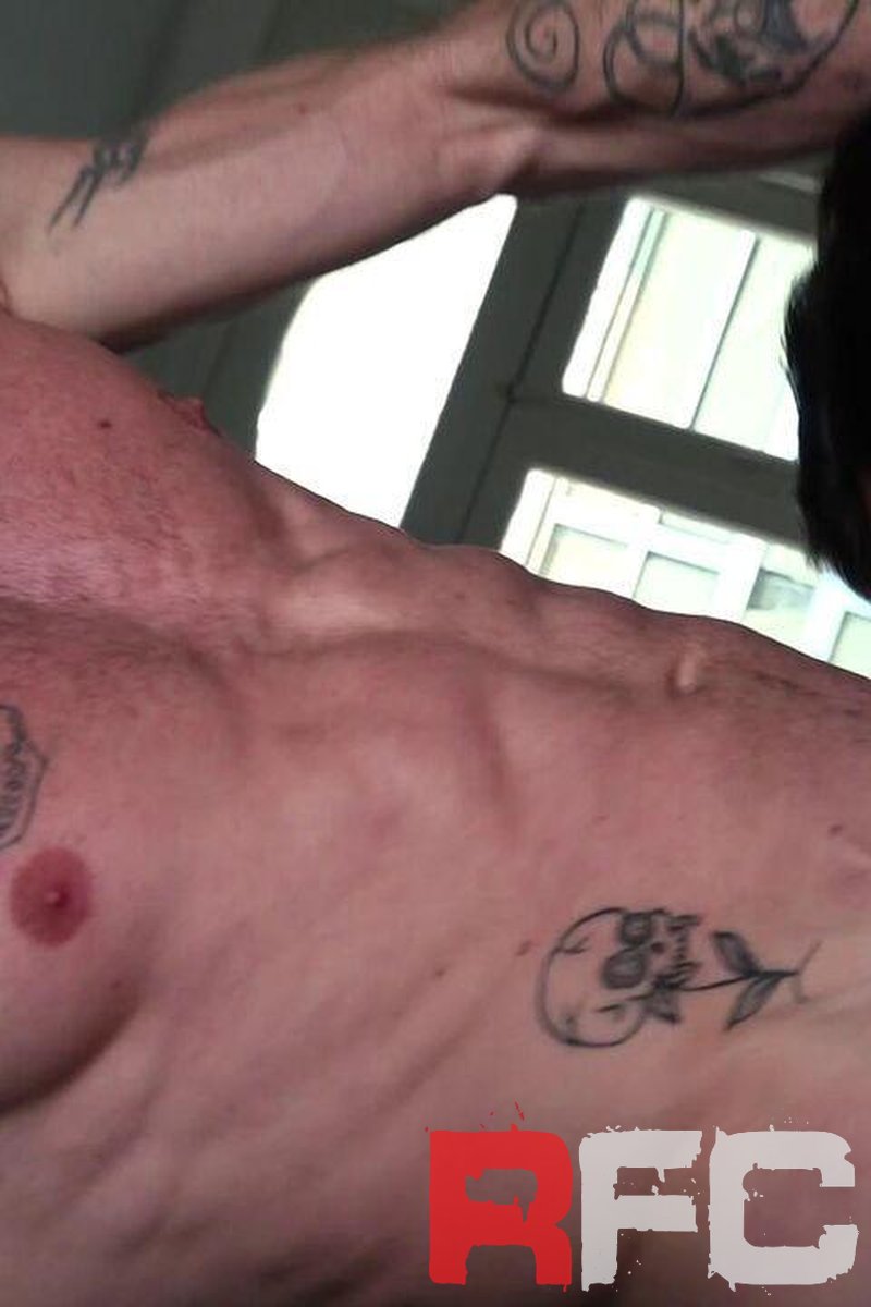 Elevator - Screenshot 1 of 4 - Big Muscle Guys