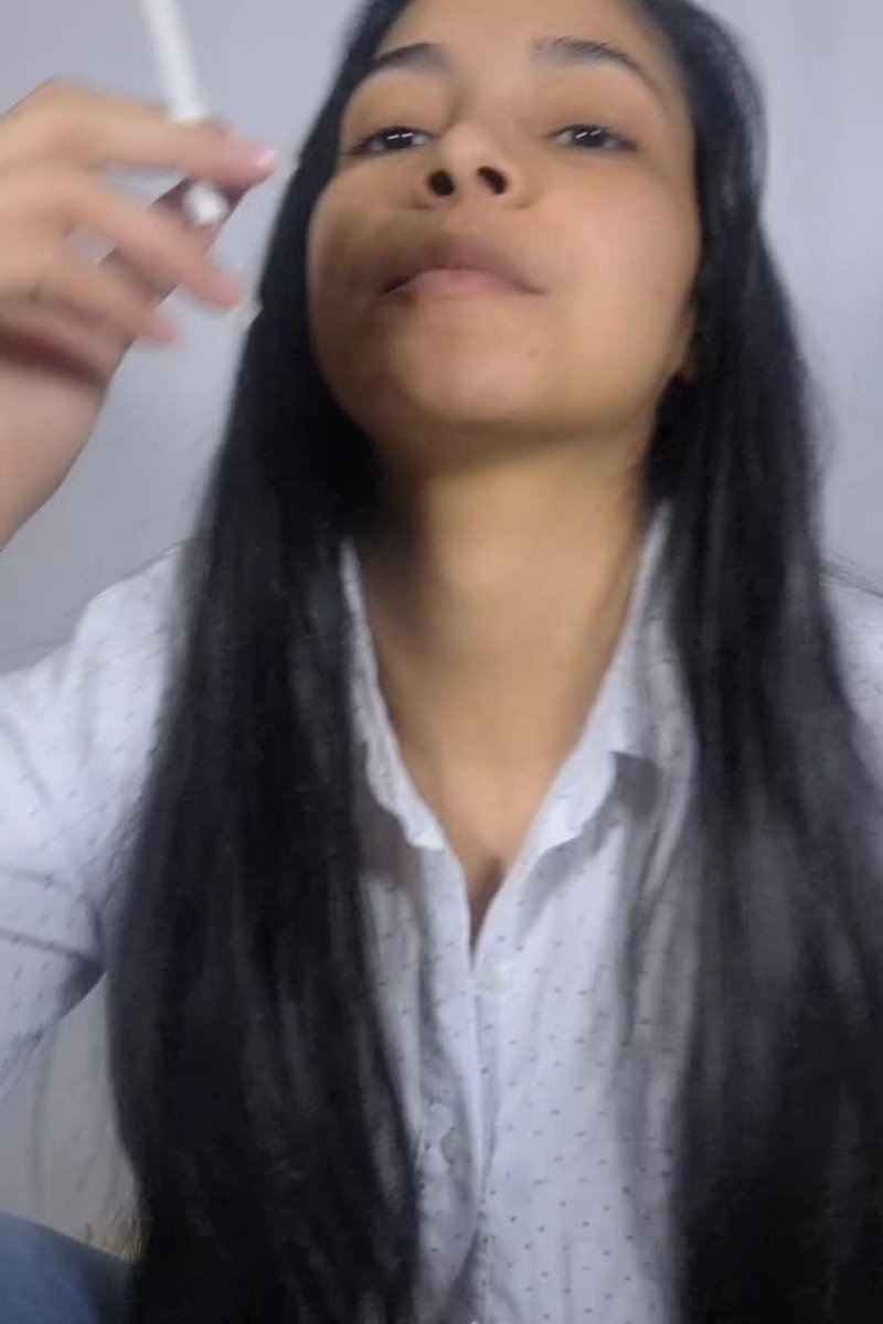 Seduction Between Puffs" - Screenshot 1 of 4 - Brown Hair