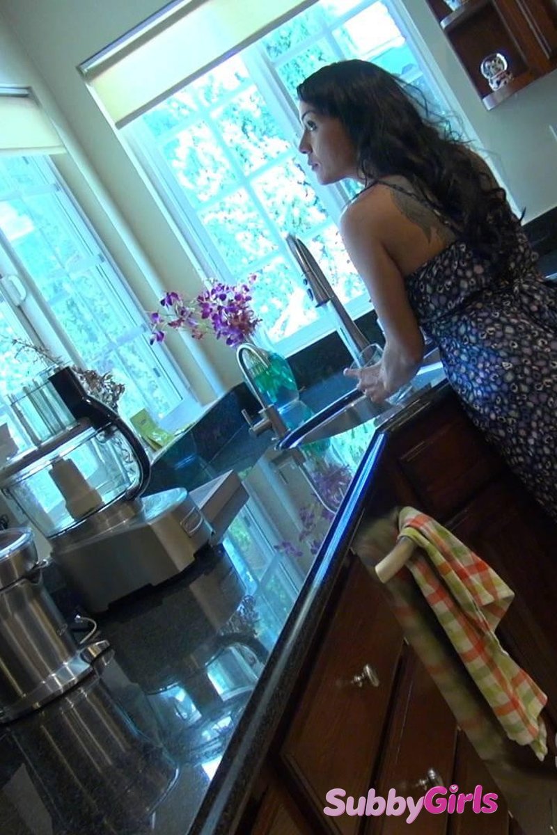 #67 - Screenshot 1 of 4 - Leya Falcon