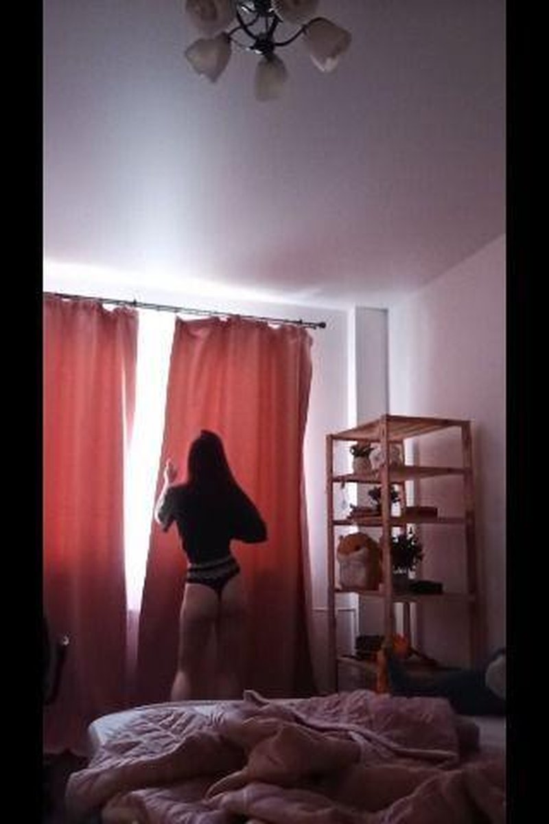 Chilling - Screenshot 1 of 4 - Belly Dancing