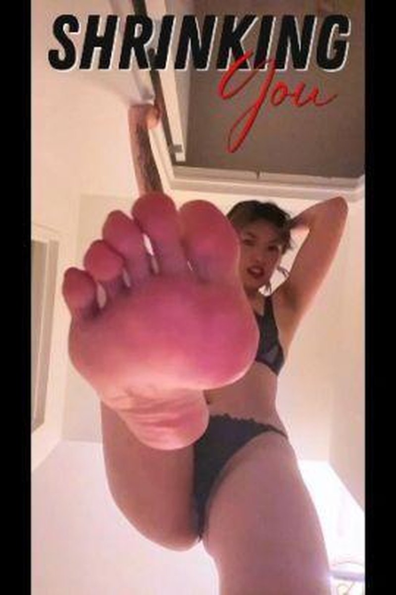 Shrinking You - Screenshot 1 of 4 - Asianfemdom
