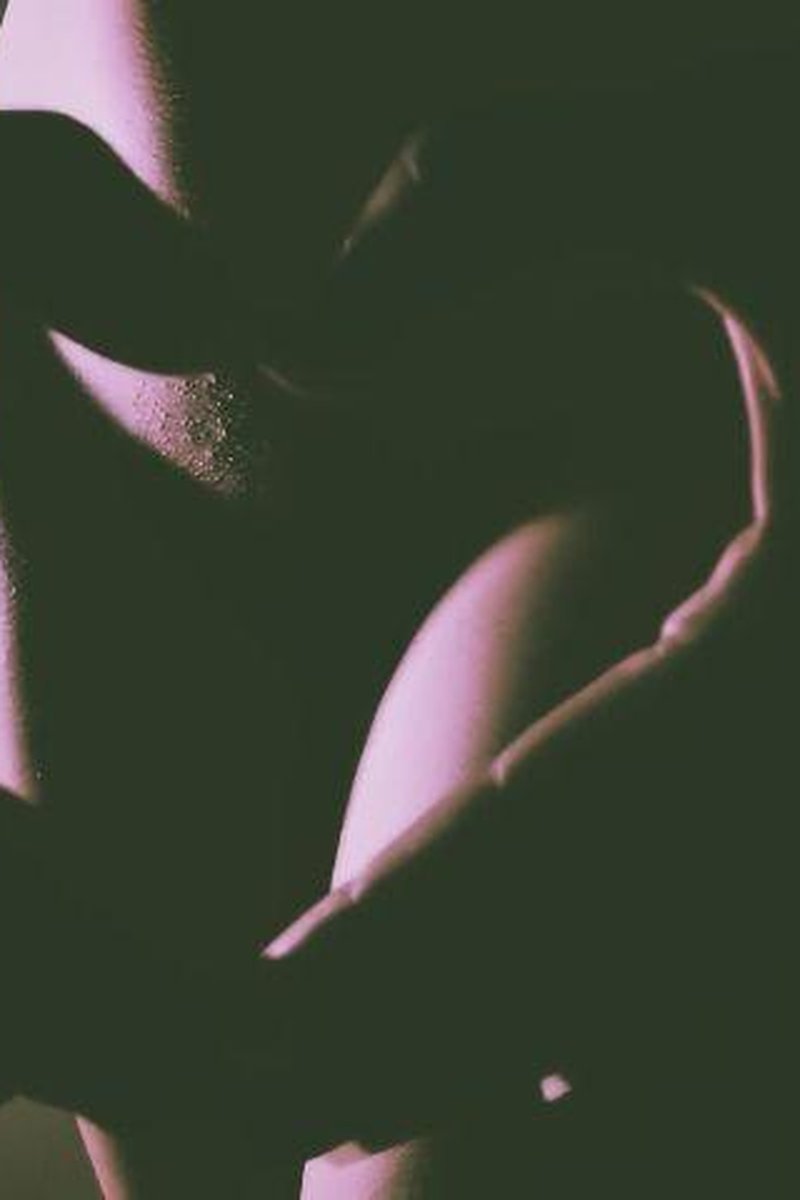 Sensual Body Presentation - Screenshot 1 of 4 - Belly Fetish