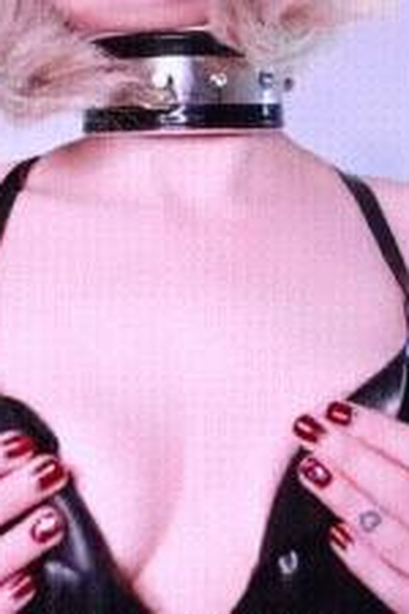 Ugly Boy - Screenshot 1 of 4 - Femdom