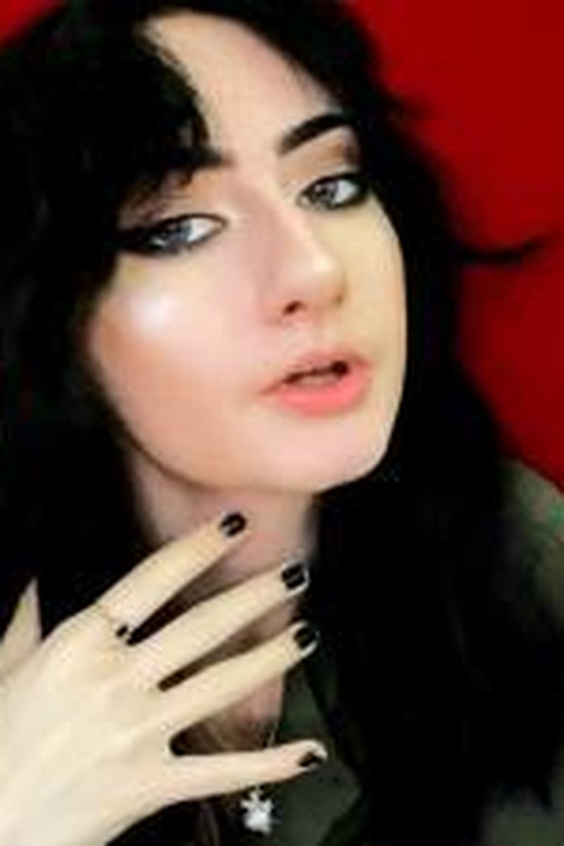 Bewitched - Screenshot 1 of 4 - Body Worship