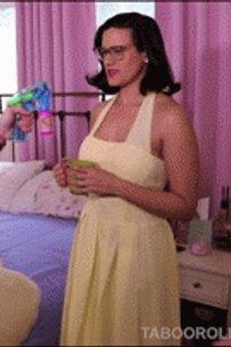 MILF Sex Trance Ends in Spanking for Perverted Step-Son - Screenshot 1 of 4 - Bitch