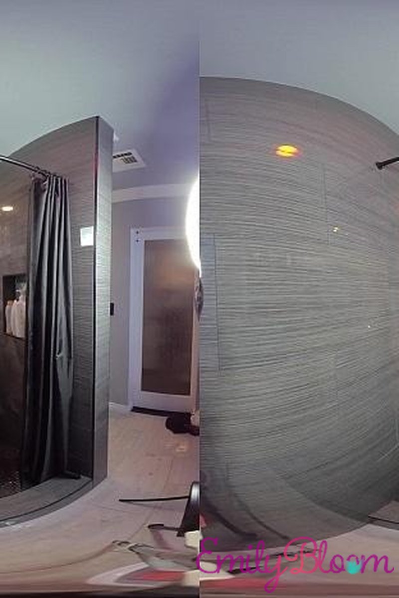 Clean VR - Screenshot 1 of 4 - Big Tits