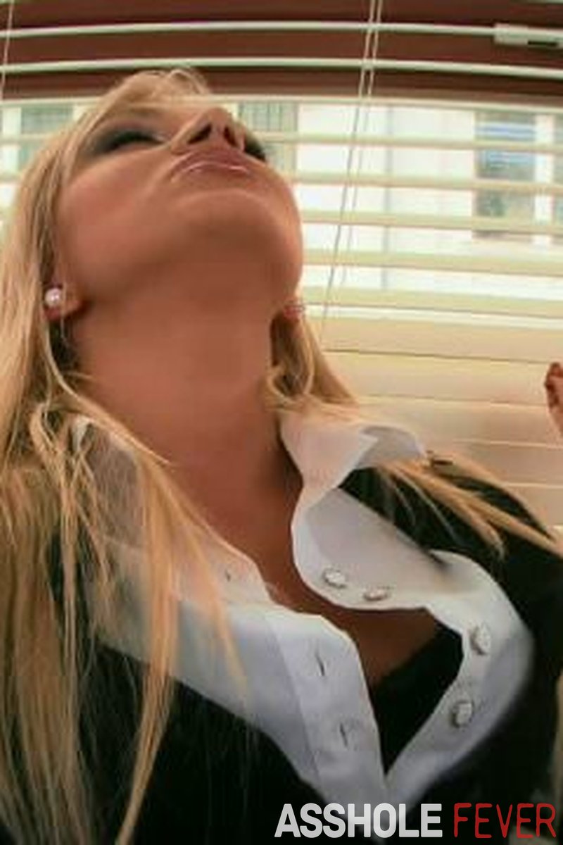 A Big, Black... - Screenshot 1 of 4 - Anal