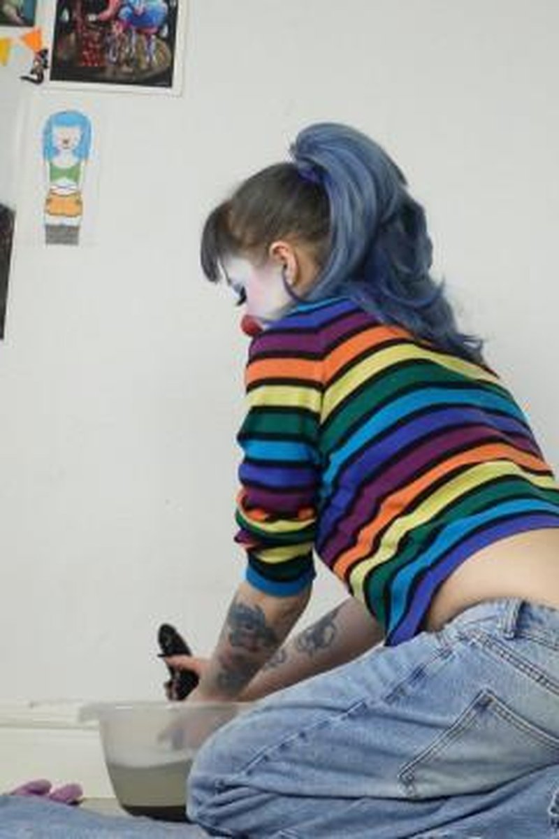 Buttcrack Bimbo - Screenshot 1 of 4 - Ass Fetish