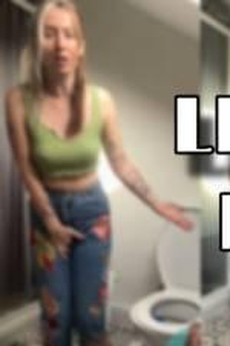 Let Me Pee - Screenshot 1 of 4 - Adult Role Play
