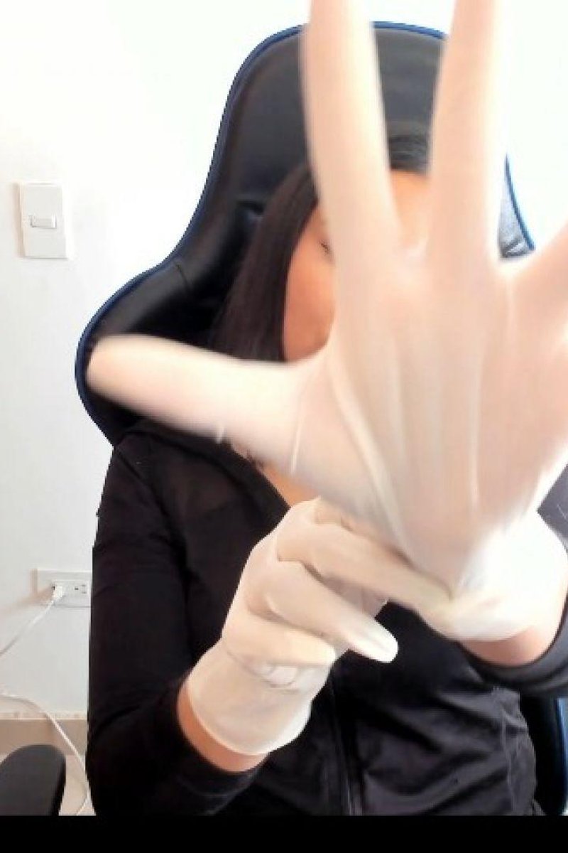Play With Gloves - Screenshot 1 of 4 - Fetish