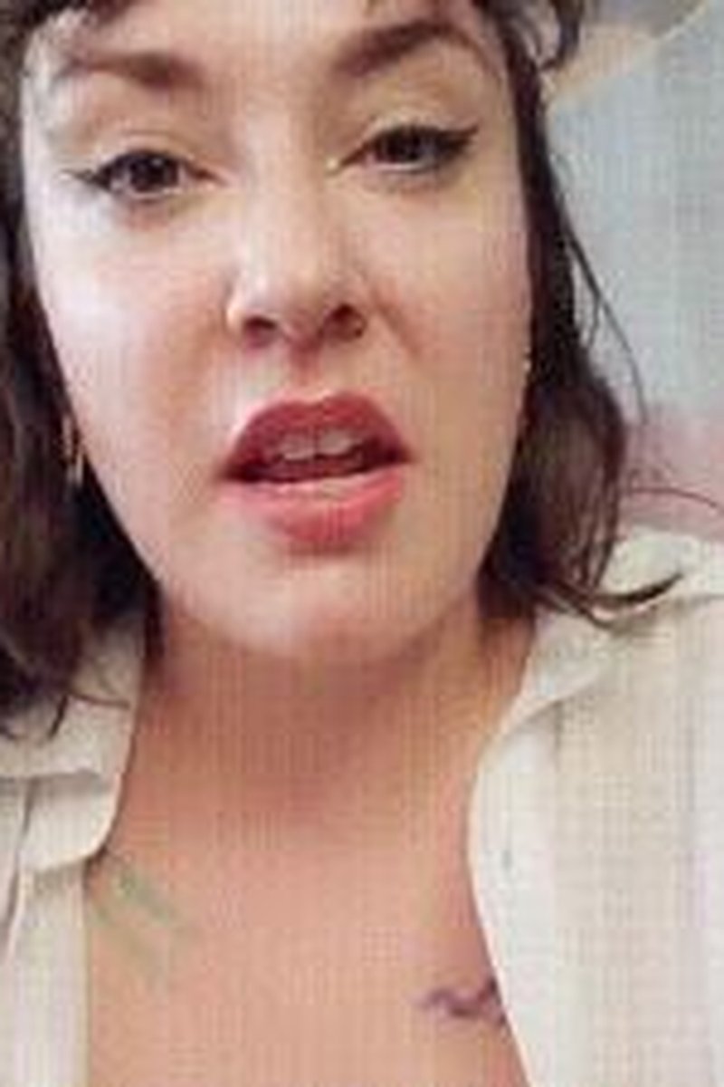 Tiny Lover Unbirthing - Screenshot 1 of 4 - Femdom