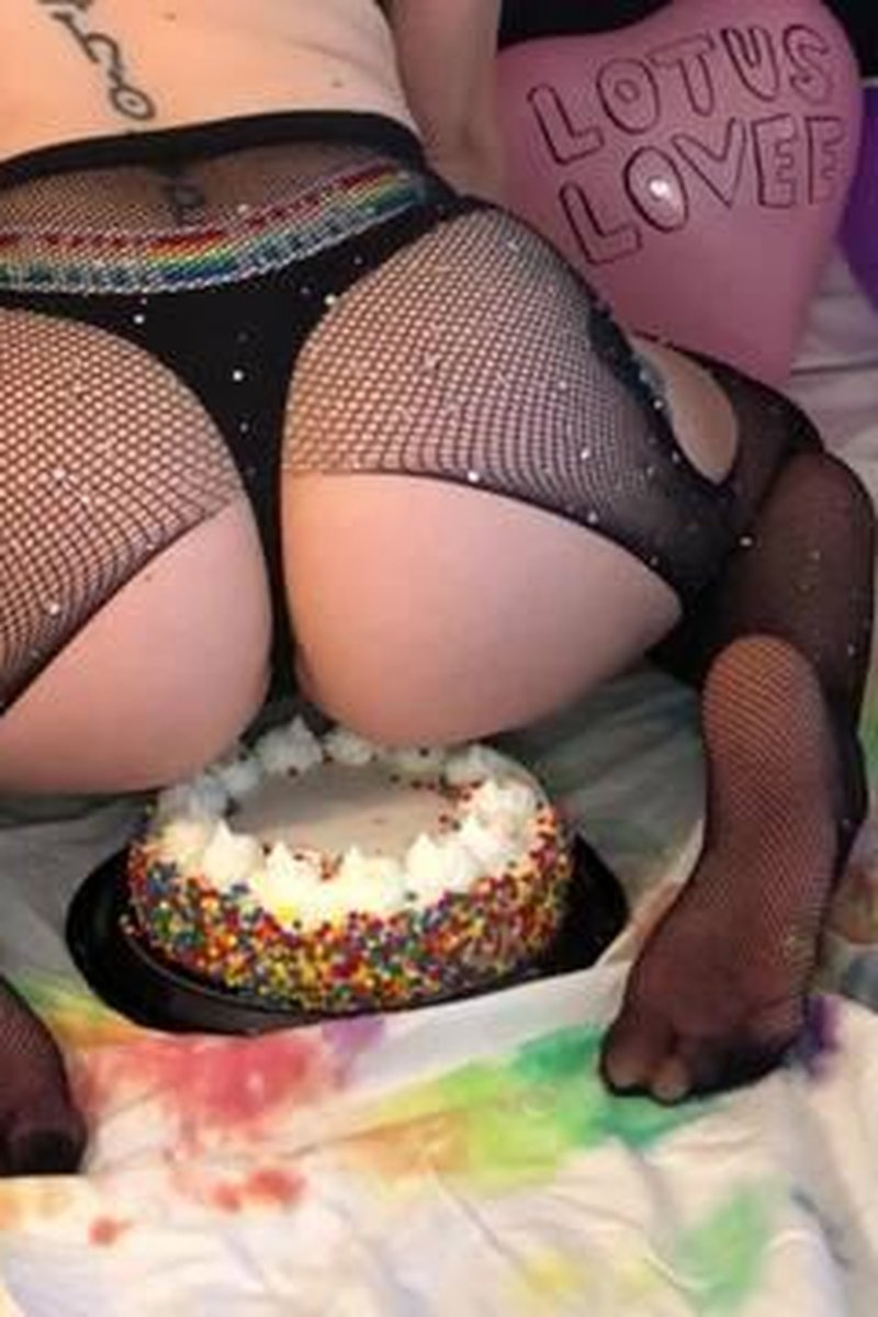 Cake Sitting - Screenshot 1 of 4 - Amateur