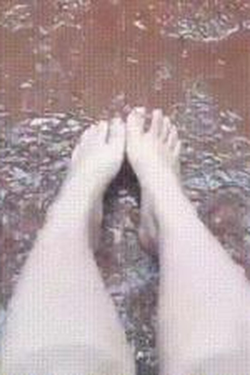 Pepa Ping's Feet In The Rain - Screenshot 1 of 4 - Foot Fetish