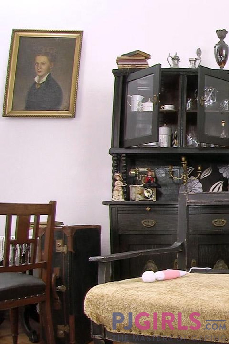 Inside Kara - Screenshot 1 of 4 - Brown Hair