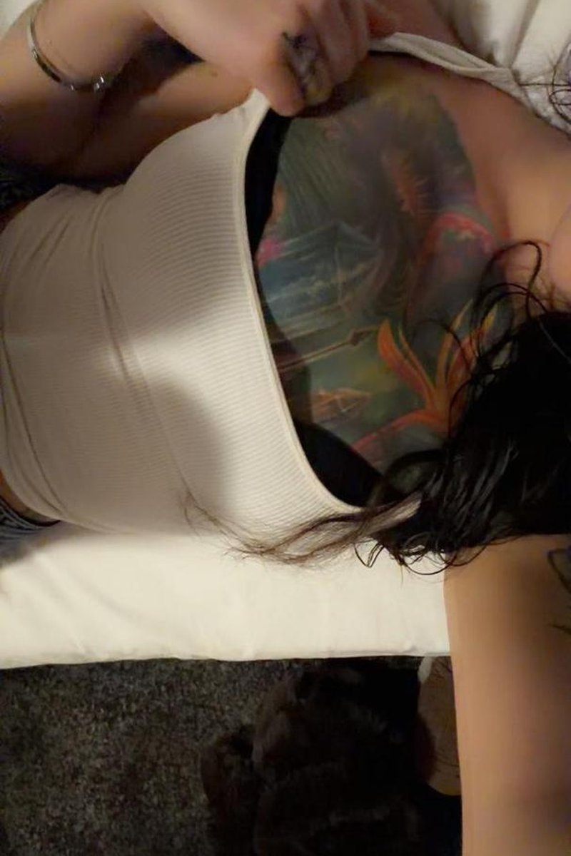 Titty Flash - Screenshot 1 of 4 - Boobsworship