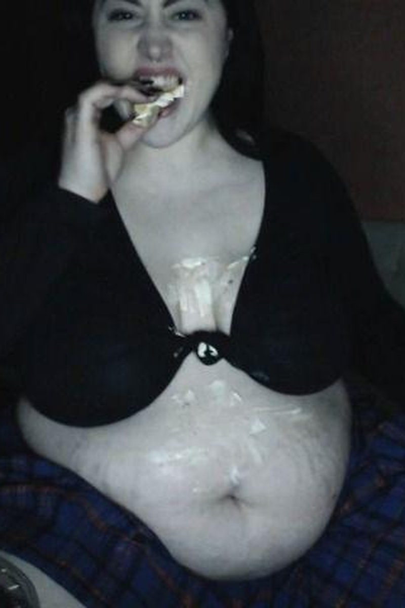 Messy Sloppy Extra Mayo Food Stuffing - Screenshot 1 of 4 - Facestuffing Overeating
