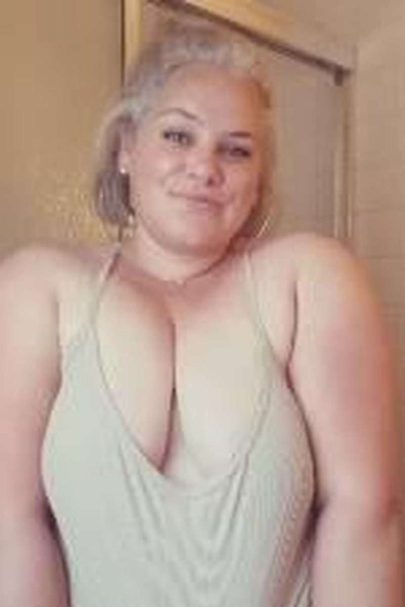 Spread Open - Screenshot 1 of 4 - BBW