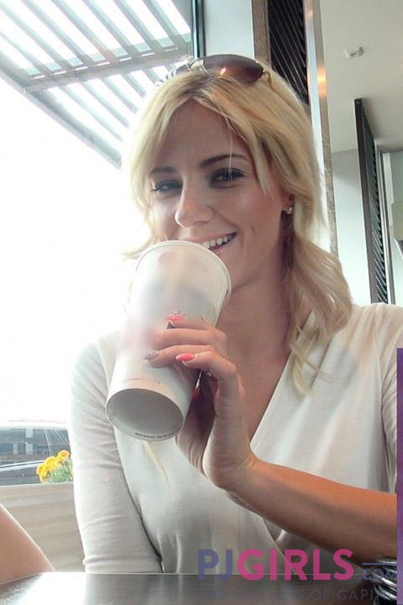 Romantic Dinner - Screenshot 1 of 4 - Brown Hair