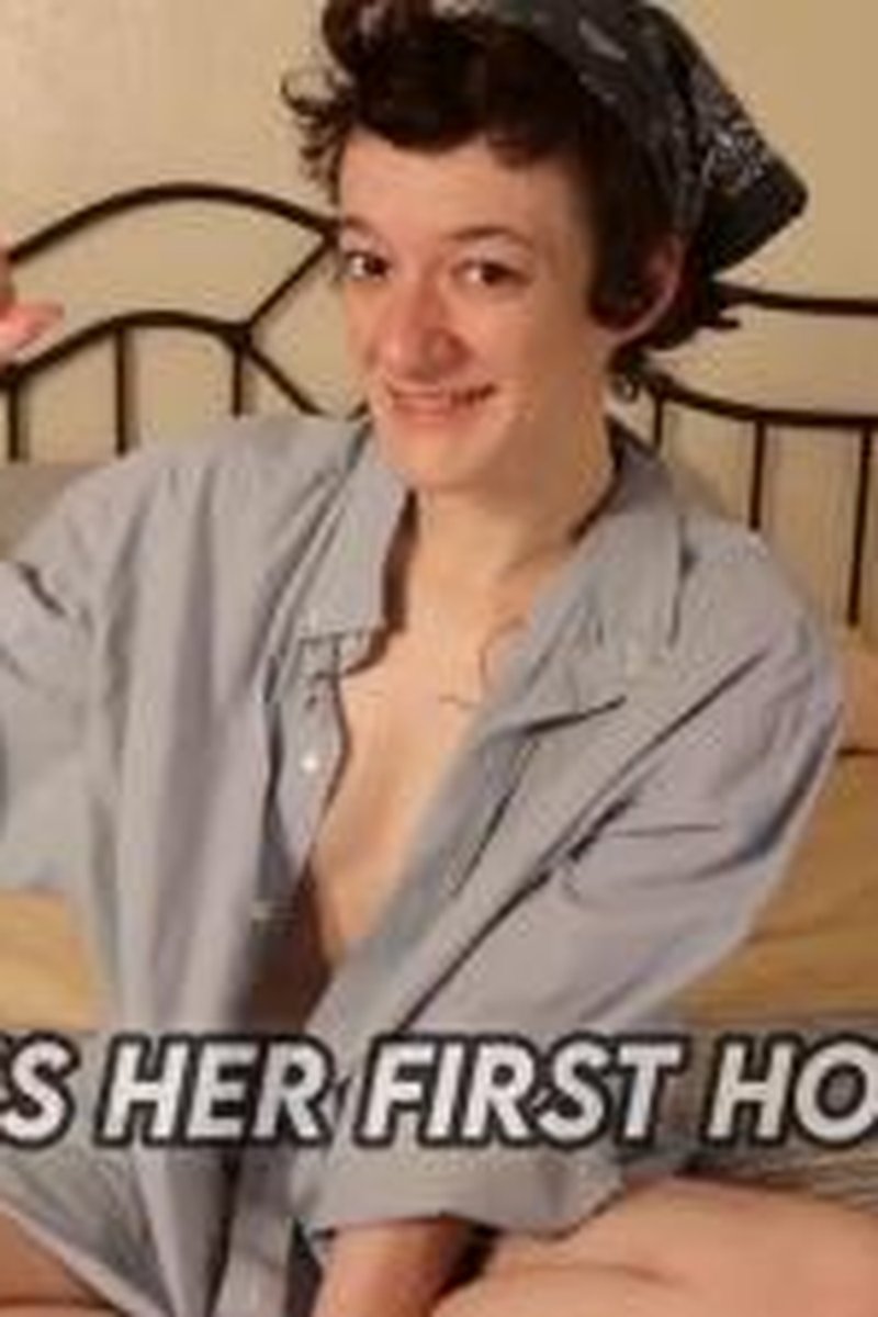 Lucy Fucks Her First Horsecock Dildo - Screenshot 1 of 4 - Amateur