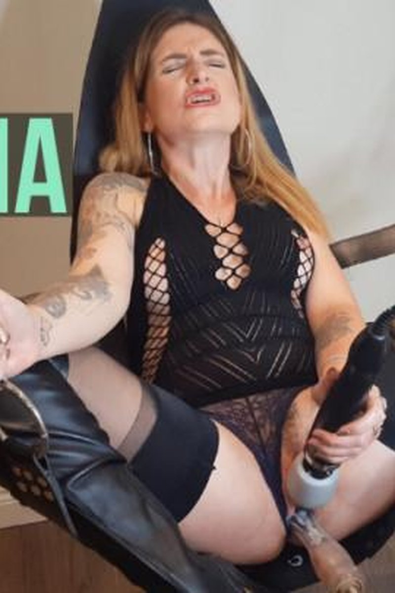 Fuck Machine Orgasms - Screenshot 1 of 4 - Boots