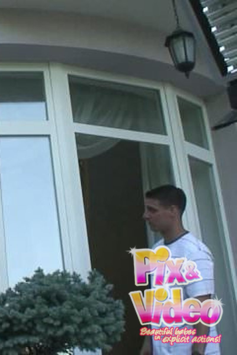 Backstage with Simony - Screenshot 1 of 4 - Anal